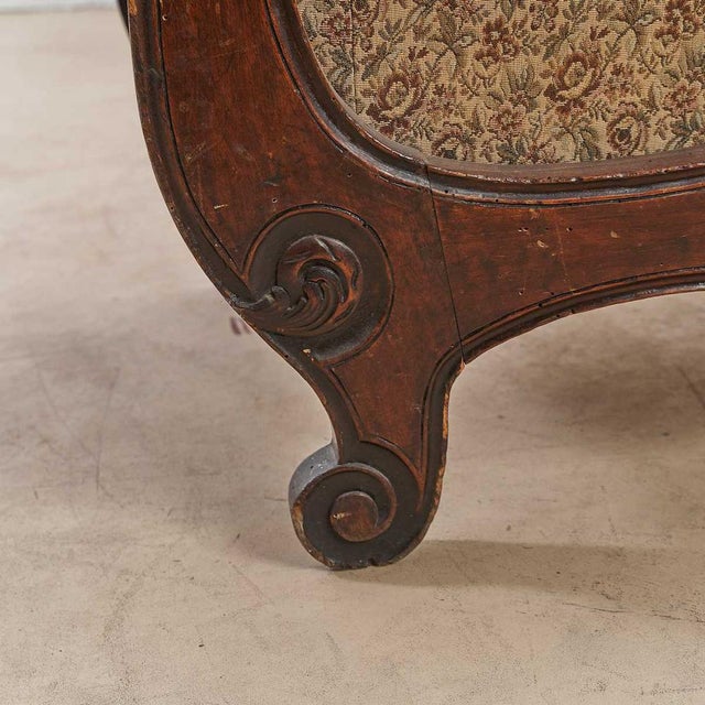 Luigi Filippo Sofa in Walnut, Mid-19th Century For Sale - Image 6 of 10