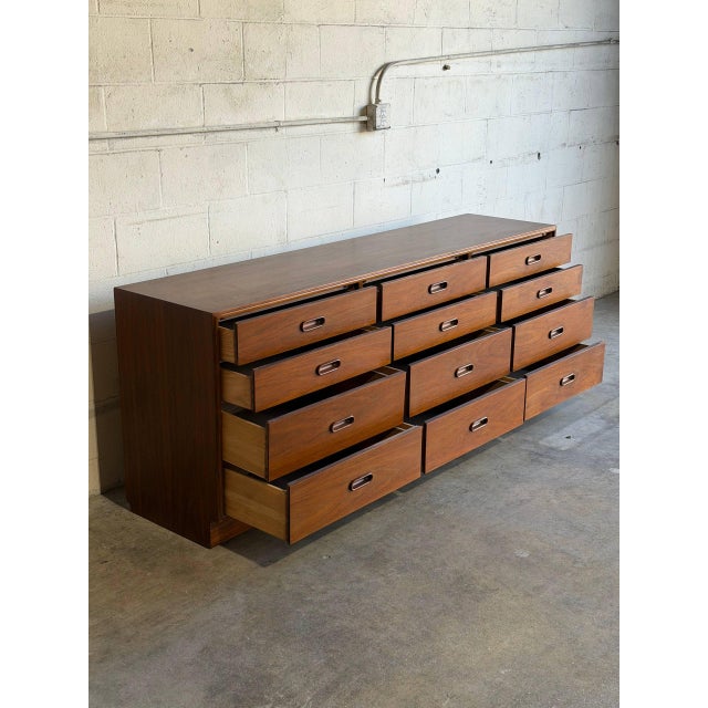 Mid-Century Modern In Style of Jack Cartwright for Founders Furniture Walnut Lowboy 12-Drawer Dresser Mid-Century Modern For Sale - Image 3 of 11