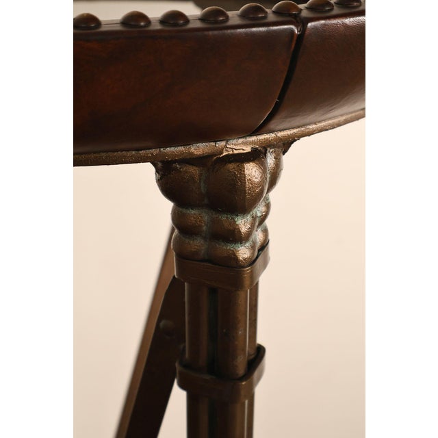 Late 20th Century Regency Style Pair Of Mahogany Pedestal Plant Stands For Sale - Image 10 of 18