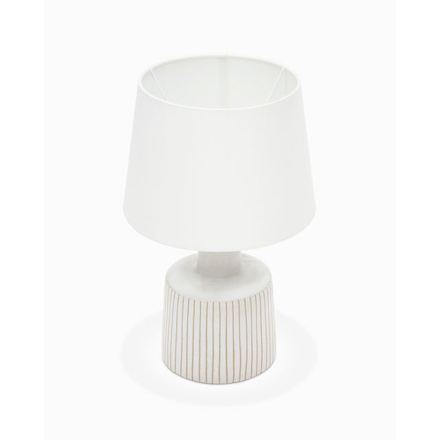 Vintage Mid Century M105 Ceramic Table Lamp by Jane & Gordon Martz For Sale In Los Angeles - Image 6 of 7