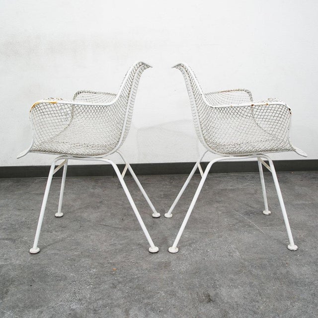 Russell Woodard Mid Century Modern Patio Chairs Armchairs Set 4 White Russell Woodard Sculptura, Attributed For Sale - Image 4 of 10