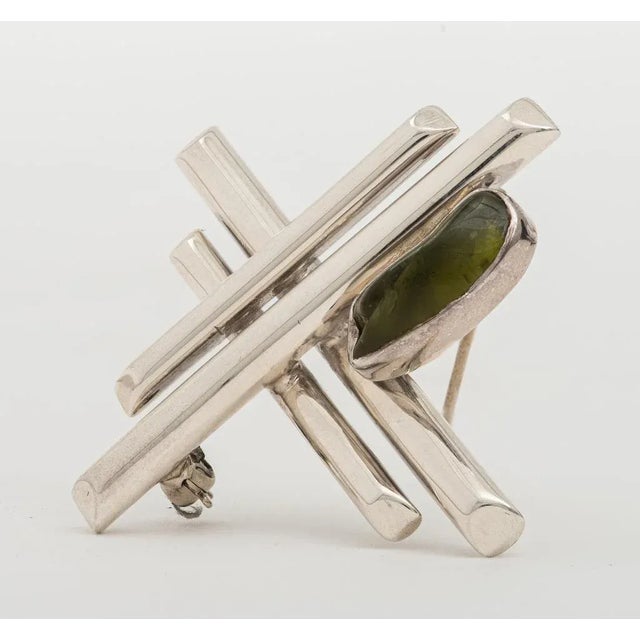 Vintage Silver Modernist Peridot Brooch / Pin For Sale - Image 4 of 4