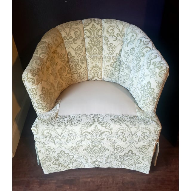 Mid 20th Century Vintage Barrel Back Tufted Lounge Arm Chair For Sale - Image 5 of 8