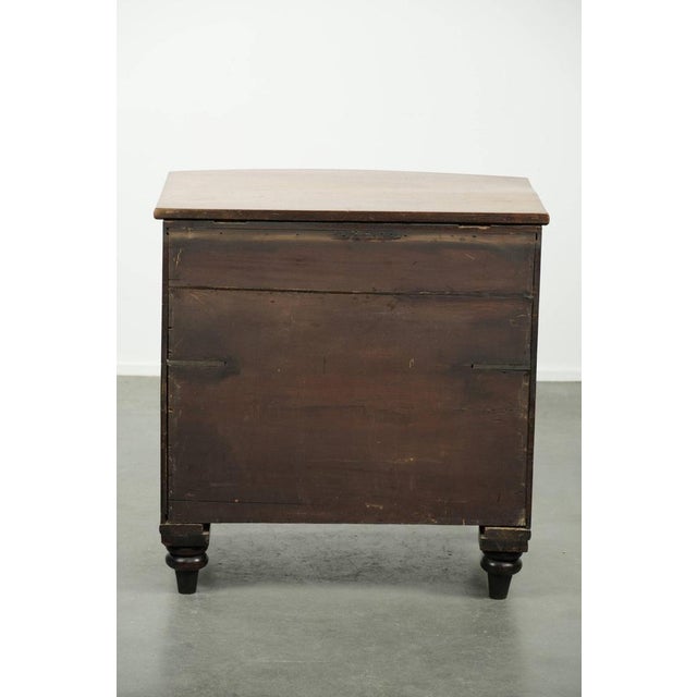 Antique English Bow Front Chest of Drawers, 1800s For Sale - Image 5 of 15