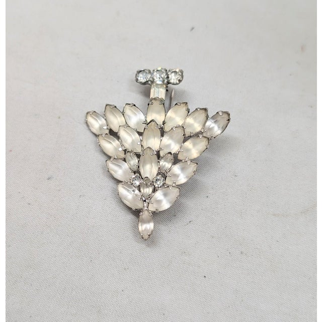Vintage Signed Napier Book Piece Christmas Tree Frosted White Rhinestone Brooch For Sale In Philadelphia - Image 6 of 7