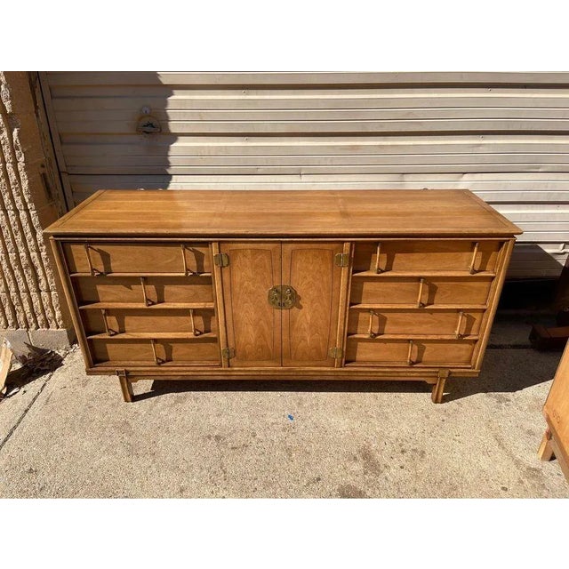 Mid 20th Century Tamerlane by Thomasville Triple Dresser For Sale - Image 4 of 9