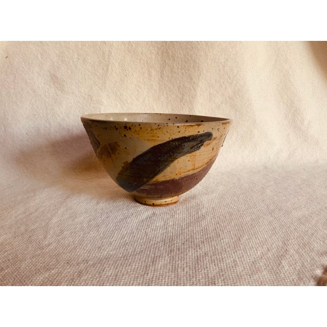 Hand-Painted Stoneware Bowl by Vermont Potter Joe Gilmartin For Sale - Image 12 of 12