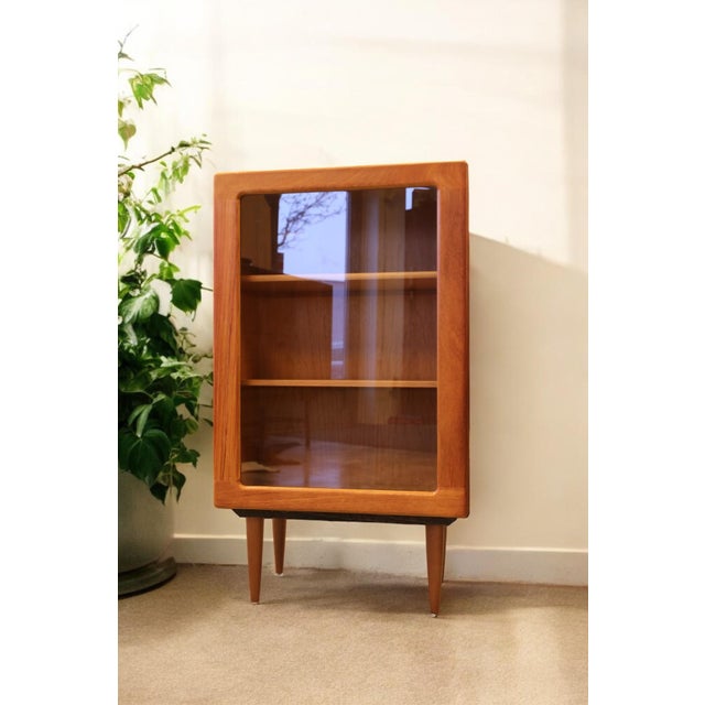 Brown Vintage Danish Display Cabinet in Teak from Dyrlund, 1960s For Sale - Image 8 of 18
