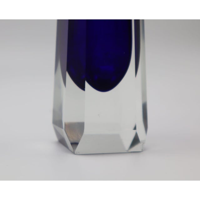 Mid-Century Italian Cobalt Blue Faceted Sommerso Murano Glass Vase attributed to Flavio Poli, 1960s For Sale - Image 6 of 8