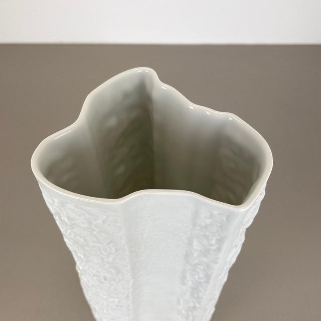 Large Op Art Vase from Heinrich Fuchs, 1970s For Sale - Image 10 of 15