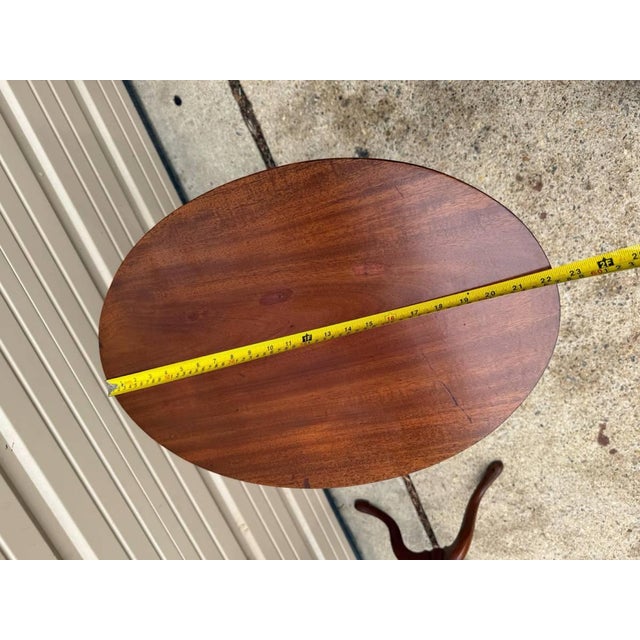 19th Century Antique 19th Century American Hepplewhite Style Spider Leg Tilt-Top Table For Sale - Image 5 of 11