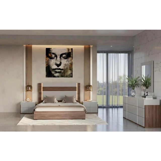 Early 21st Century Casa Milano Aryan 5-Piece Italian King Bedroom Set With Led Bed For Sale - Image 5 of 7