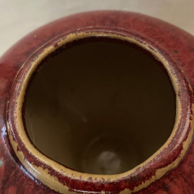 1950s Vintage Chinese Flambe Glazed Ginger Jar Oxblood Sang De Boeuf Stoneware Squat Vase For Sale - Image 5 of 11