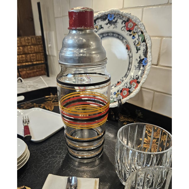 1930s Vintage Cocktail Shaker 1930s Anchor Hocking Banded For Sale - Image 5 of 12
