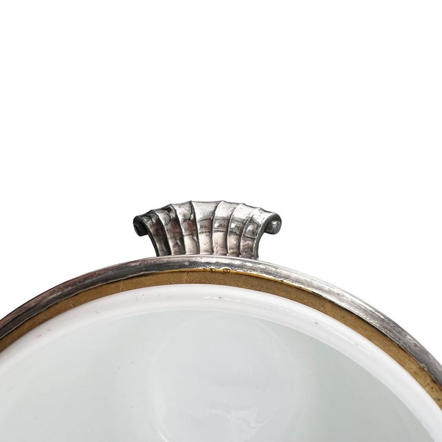 English Mid 20th Century f.b. Rogers Silver Co. Lidded Silverplate Ice Bucket With Milk Glass Liner For Sale - Image 3 of 10
