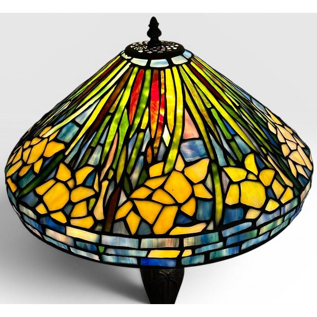 Art Nouveau Vintage Tiffany Style Leaded Stained Glass Daffodil Table Lamp With Bronzed Fluted Base For Sale - Image 3 of 14