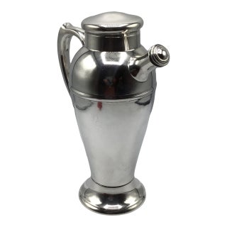 1930's Cocktail Shaker International Silver Company For Sale
