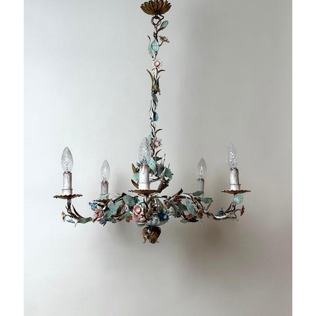 Italian Florentine Tole Flower Chandelier in Gilt Iron, 1950 For Sale - Image 6 of 18