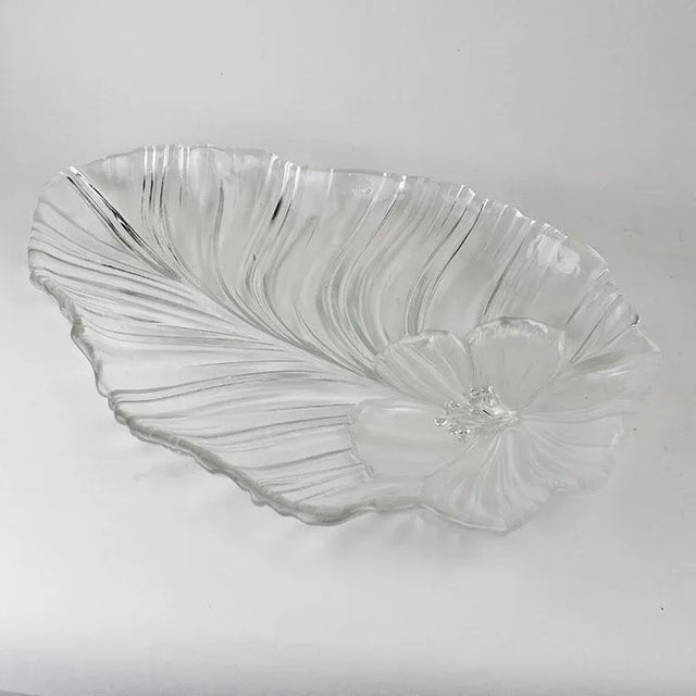 Large Glass Hibiscus and Palm Leaf Serving Platter For Sale In Oklahoma City - Image 6 of 7