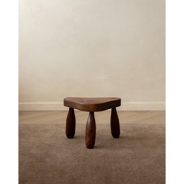 Brown French Brutalist Wooden Tripod Stool in Oak, 1950s For Sale - Image 8 of 8