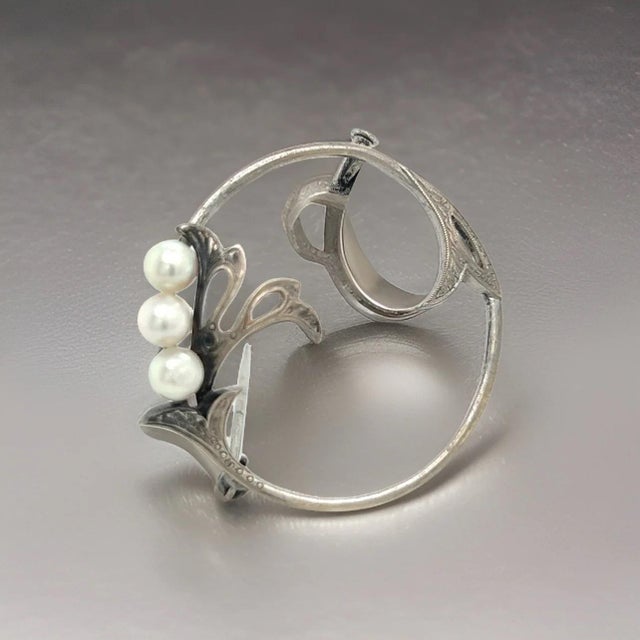 Mikimoto Estate Akoya Pearl Brooch Pin Sterling Silver 4.65 mm M280 This elegant Authentic Mikimoto Estate sterling silver...