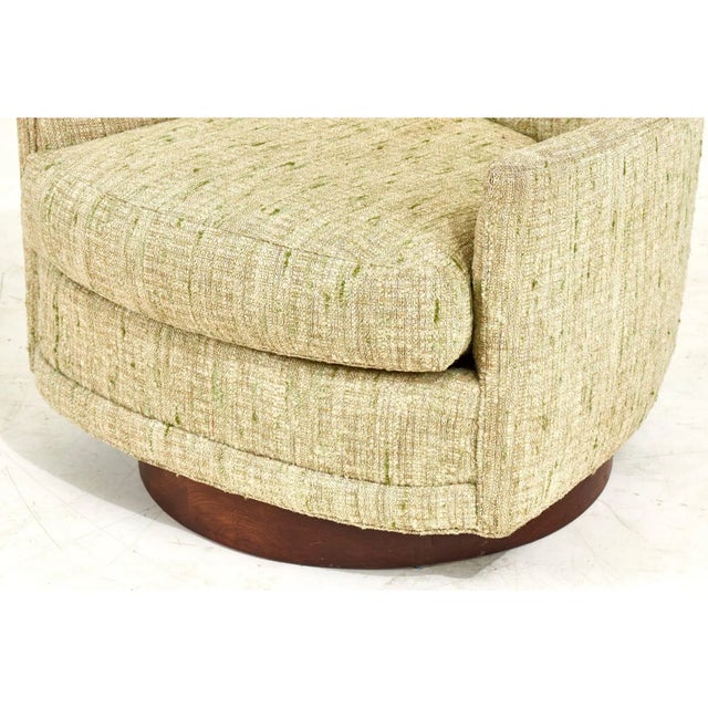 Mid-Century Modern Green Selig Swivel Lounge Chair, 1960 For Sale - Image 3 of 11