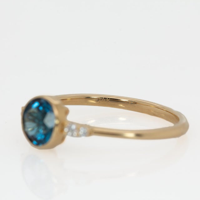 Metal London Blue Topaz Ring With Natural Diamonds Accents: Solid 14k Gold, 5.5mm For Sale - Image 7 of 7