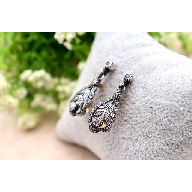 Earrings in 19.2k Gold and Paw with Diamonds, Set of 2, in Worn conditions.