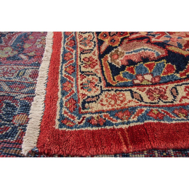 20th Century Antique Mahal Wool Rug For Sale In New York - Image 6 of 7
