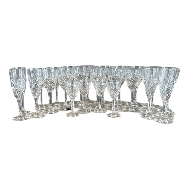 20th Century Crystal Chantilly Glassware Service from Saint Louis, Set of 26 For Sale