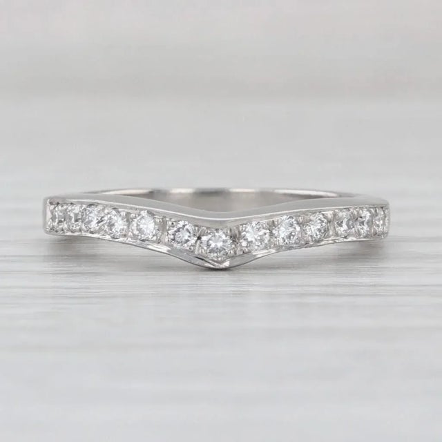 2010s 0.25ctw Contoured Diamond Wedding Band Platinum Size 5.25 Guard Anniversary Ring For Sale - Image 5 of 8
