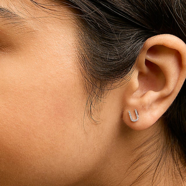 Haus of Brilliance 10K Yellow Gold 1/10 Cttw Diamond 'U' Initial Stud Earring For Sale - Image 4 of 5