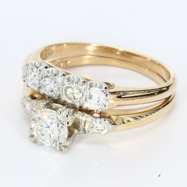 14k Yellow Gold Wedding Ring With 0.5ct Brilliant White Diamond For Sale - Image 4 of 5