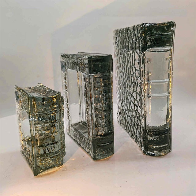 Mid-Century Modern Vintage Italian Book Shaped Ashtrays in Murano Glass by Antonio Imperatore, 1970s, Set of 3 For Sale - Image 3 of 13
