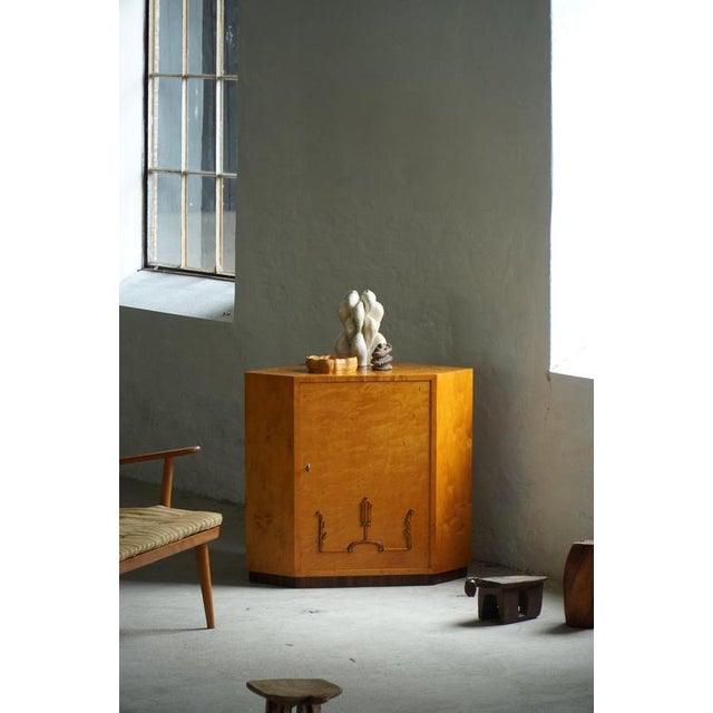 Early 20th Century Art Deco Swedish Corner Cabinet in Birch, 1930s For Sale - Image 16 of 17