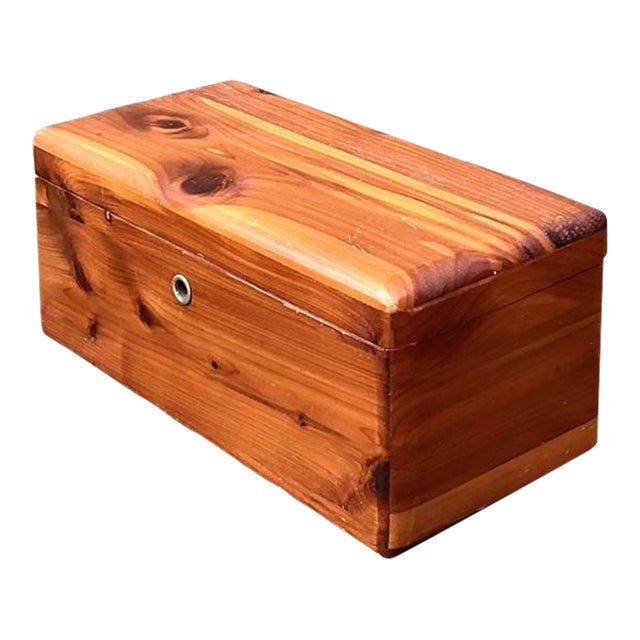 Vintage Lane Cedar Box For Sale