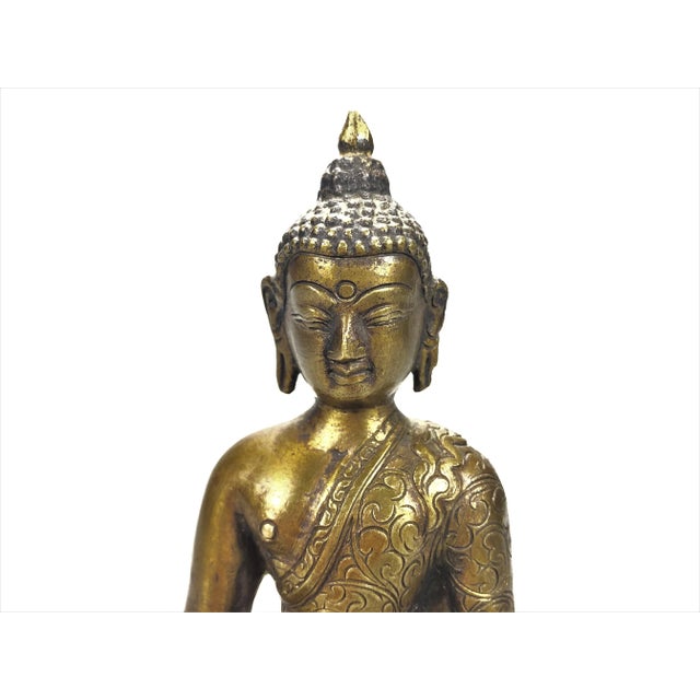 Metal 1950s Mid-Century Nepalese Bronze Figure of Seat Buddha For Sale - Image 7 of 13
