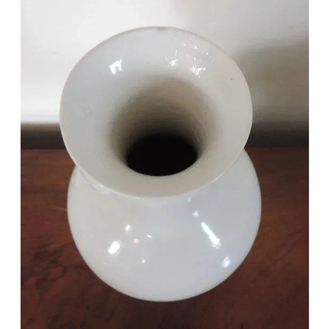 Ceramic Vintage Chinese Porcelain Vase in White Blanc de Chine Glaze Art Deco Taste For Sale - Image 7 of 10