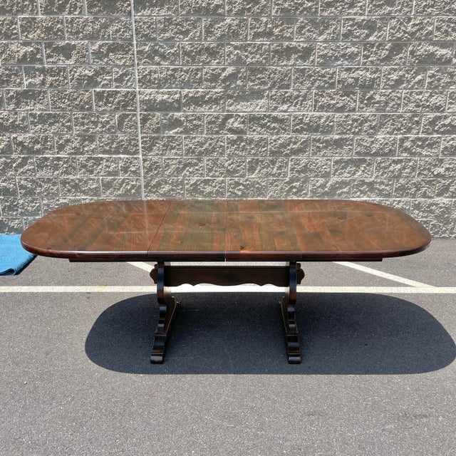 Late 20th Century Ethan Allen Antiqued Pine Traditional Oval Extension