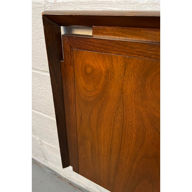 Mid 20th Century Helen Hobey Walnut Square Panel Headboard Attributed to Baker Furniture For Sale In New York - Image 6 of 10