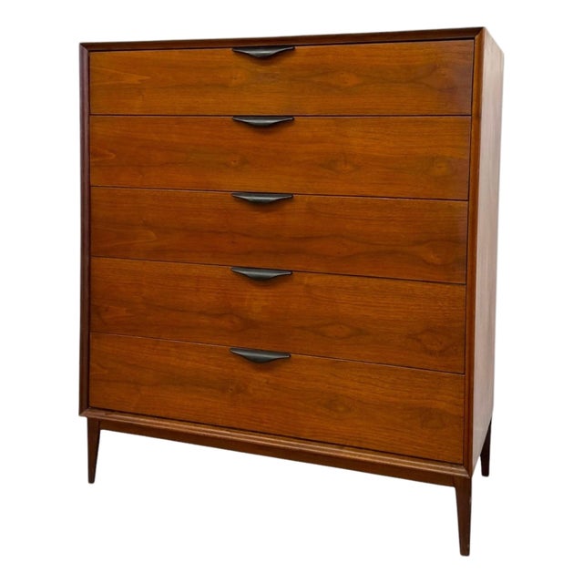 Merton Gershun for Dillingham Esprit Walnut 5-Drawer Highboy Dresser – Mid-Century Modern Tallboy. For Sale