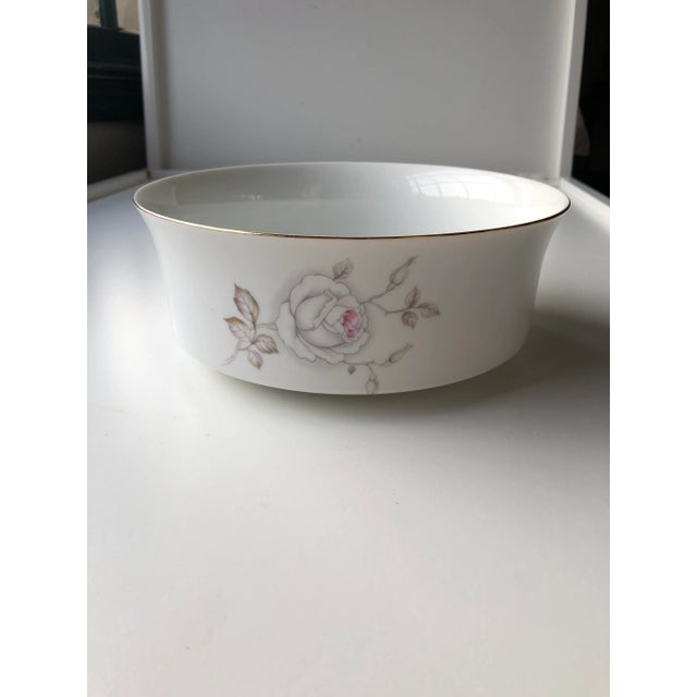 1960s Johann Haviland Sweet Heart Rose Serving Bowl For Sale In New York - Image 6 of 6
