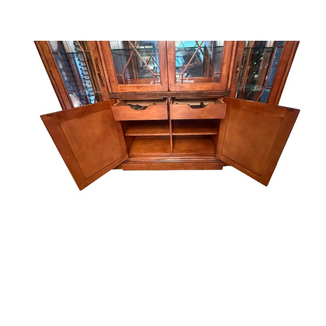 Late 20th Century Late 20th Century Hickory White Hampton Collection China Cabinet For Sale - Image 5 of 14