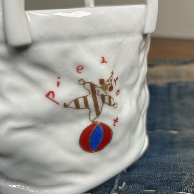 White Porcelain Handbag Vase by Pierrot for Hasami Ware, 1980s For Sale - Image 8 of 11