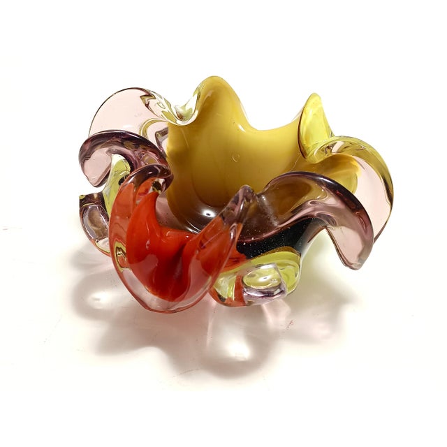 1960s Large Polychrome Murano Glass Ashtray attributed to Toso, Italy, 1960s For Sale - Image 5 of 16