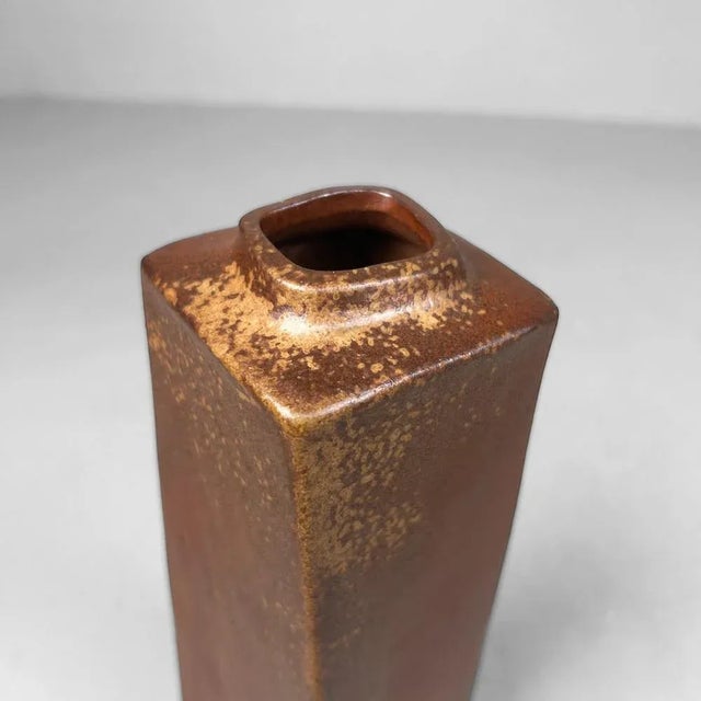 Organic Japanese Bizen Ikebana Vase, 1970s For Sale - Image 13 of 16
