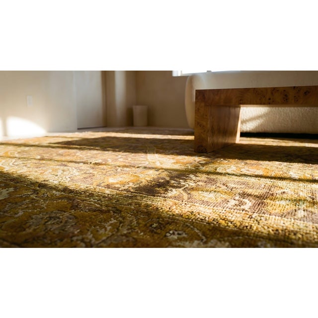 Traditional Medallion Design on a Gold Background Color Antique Persian Sultanabad Rug For Sale - Image 15 of 15
