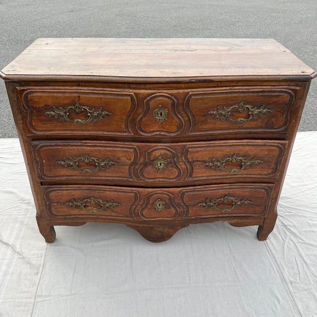 18th Century French Commode For Sale - Image 4 of 11