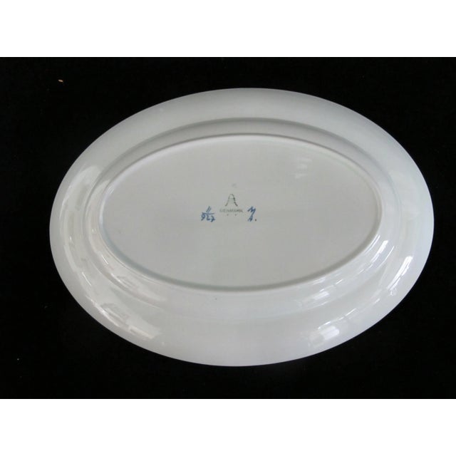 Traditional Royal Copenhagen Aluminia Faience Tranquebar Blue 927 Oval 11" Serving Dish Tray For Sale - Image 3 of 4