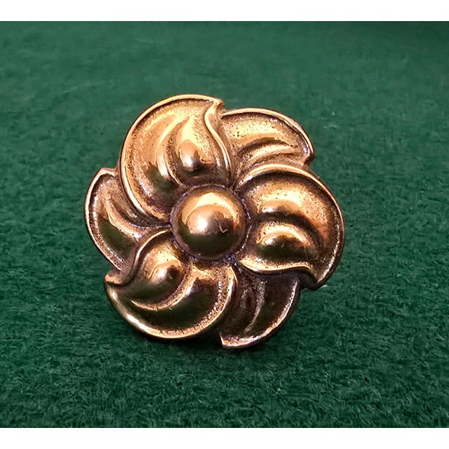Mid-Century Modern Set of 15 Solid Brass Mid-Century Floral Cabinet Knobs For Sale - Image 3 of 5